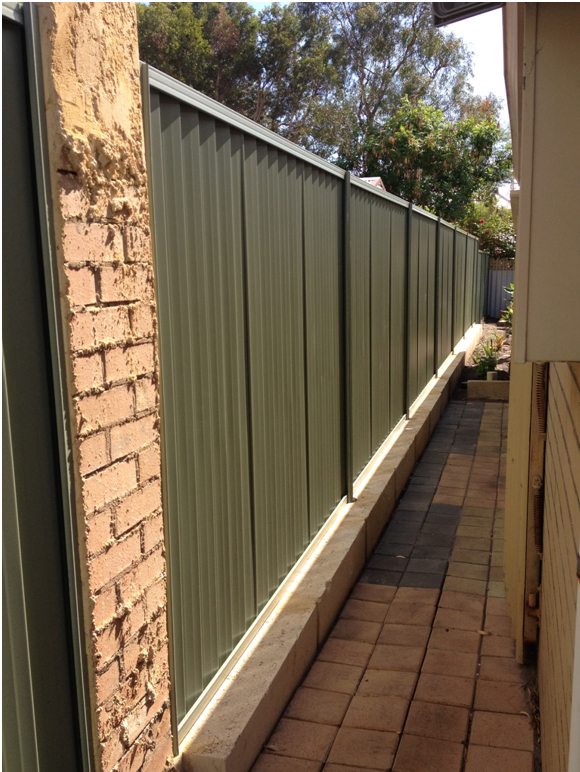 colorbond fence and limestone block retaining Perth
