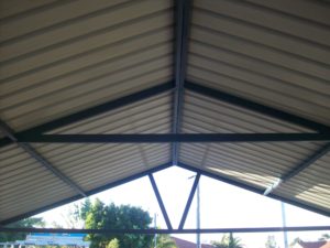 Colorbond patio with contrasting framework and sheeting