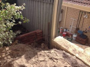limestone retaining wall colorbond fencing and gates perth
