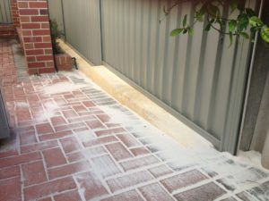 limestone retaining wall colorbond fencing and gates perth