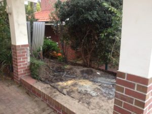 limestone retaining wall colorbond fencing and gates perth